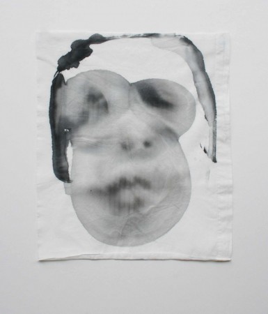 o. T., Tusche auf Stoff, 35 x 30 cm, 2014